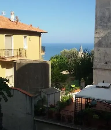 Nuovo Spazioso Trilocale In Collina 알라시오