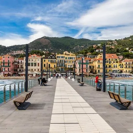 Nuovo Spazioso Trilocale In Collina 아파트 알라시오